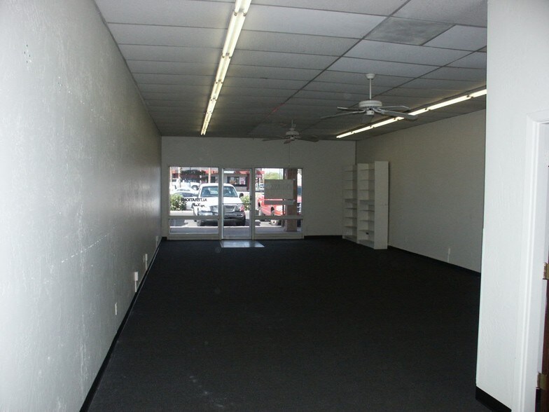 More Photos Of 3515-3559 W Northern Ave, Phoenix General Retail For Lease