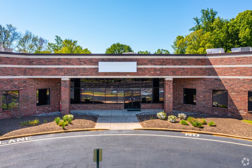 More Photos Of 500 Enterprise Rd, Horsham Township Flex For Lease