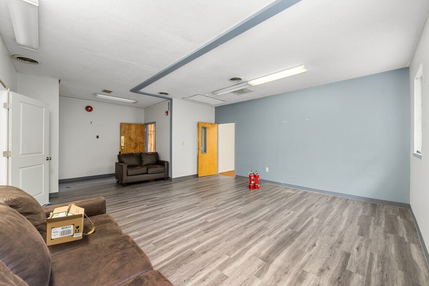 More Photos Of 1050 Kemper Meadow Dr, Cincinnati Religious Facility For Sale