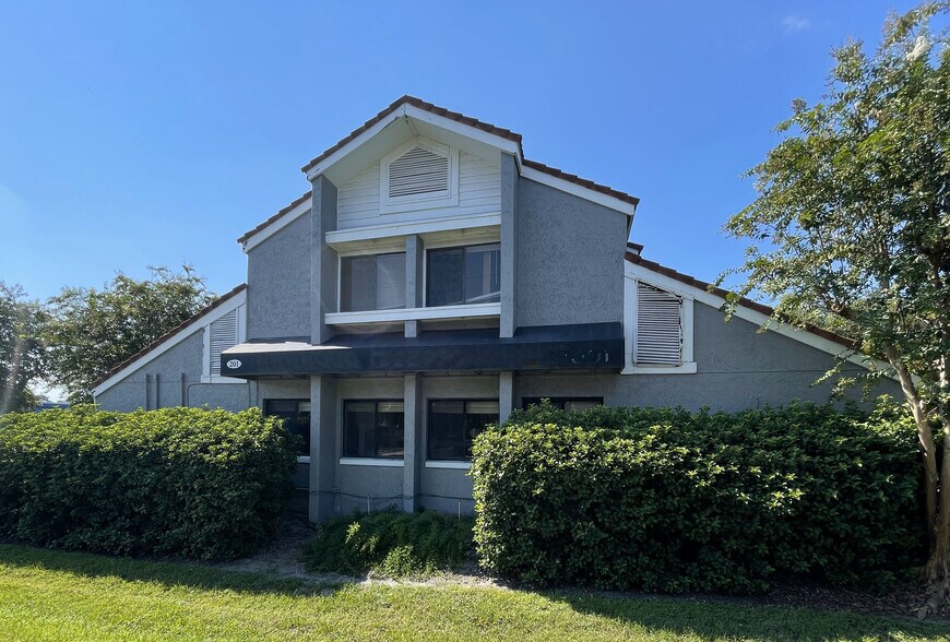 More Photos Of 201 W SR 434, Winter Springs Medical For Lease
