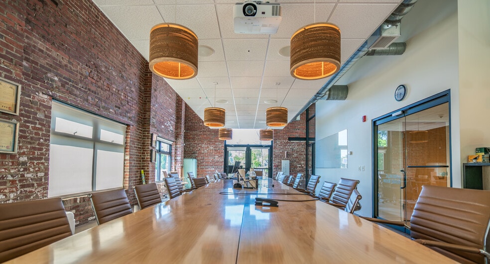 More Photos Of 1140 Garvin Pl, Louisville Office For Lease
