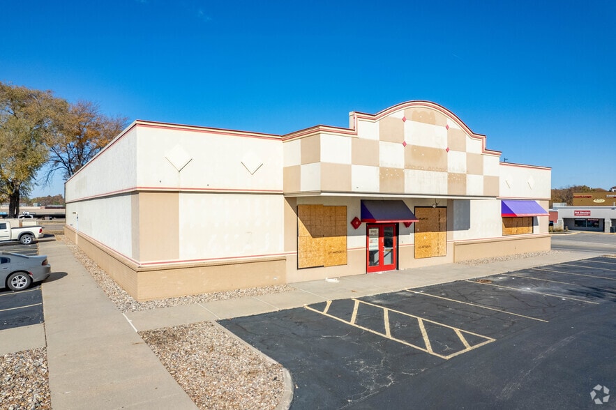 More Photos Of , Lincoln General Retail For Sale