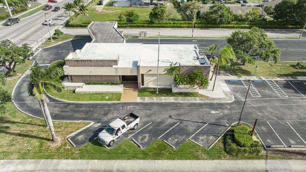 More Photos Of 1750 NE 8th St, Homestead Bank For Lease