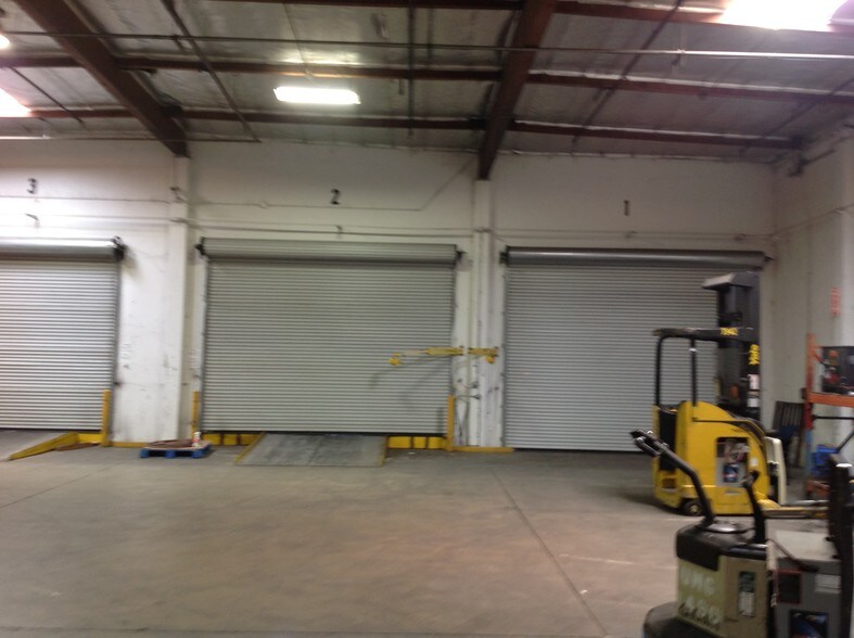 More Photos Of 1625 Perrino Pl, Los Angeles Warehouse For Lease