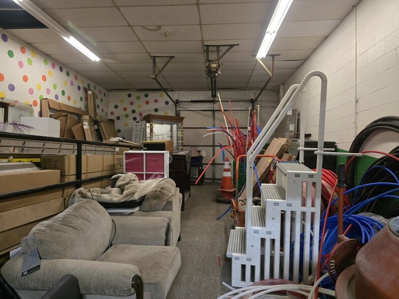 More Photos Of 2103 MacKenna Ave, Niagara Falls Warehouse For Sale