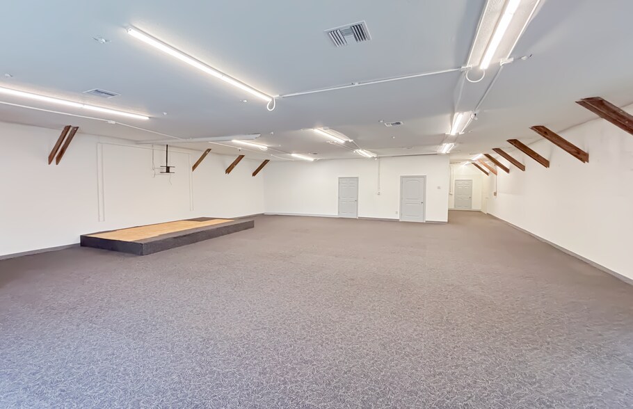 More Photos Of 1236 Central Ave, Sarasota Warehouse For Lease