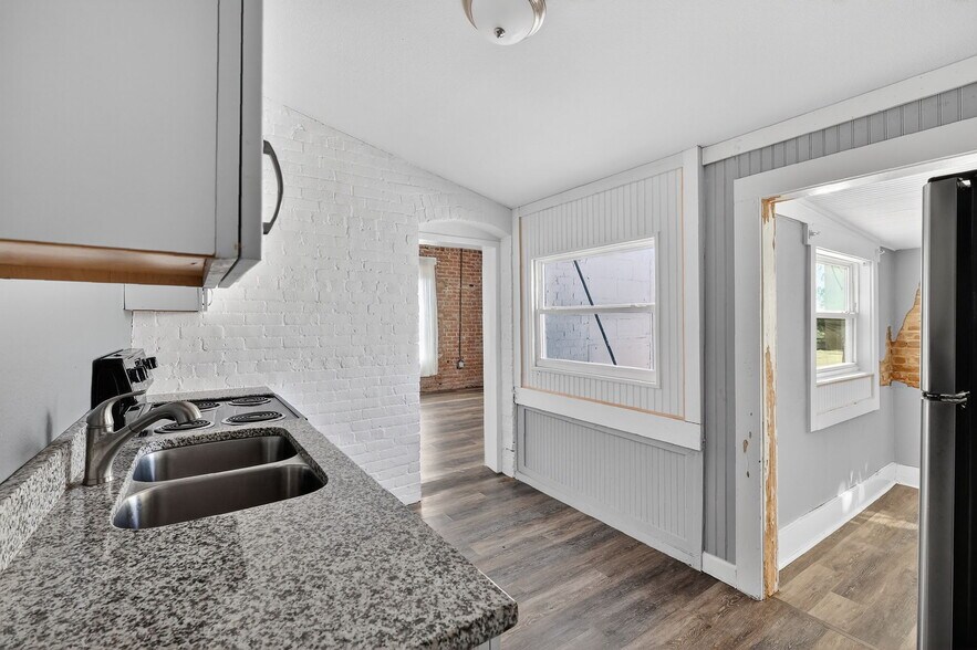 More Photos Of 103 S 2nd St, Leesburg Office For Lease