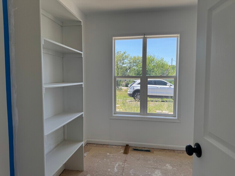 More Photos Of 13450 S Topeka Ave, Carbondale Apartments For Sale