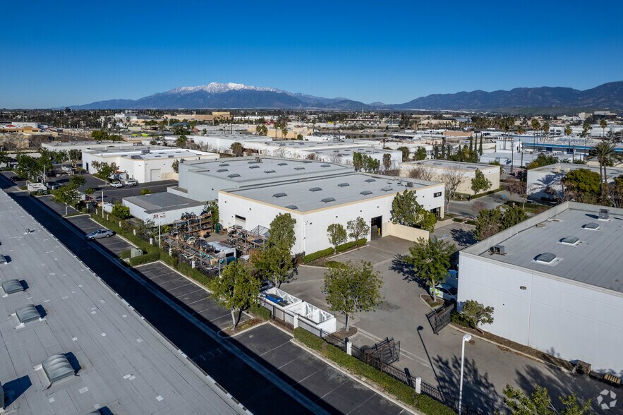 More Photos Of 237 W Orange Show Ln, San Bernardino Warehouse For Lease