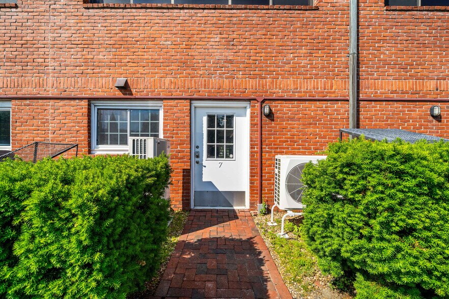 More Photos Of 1 Merrimac St, Newburyport Apartments For Lease
