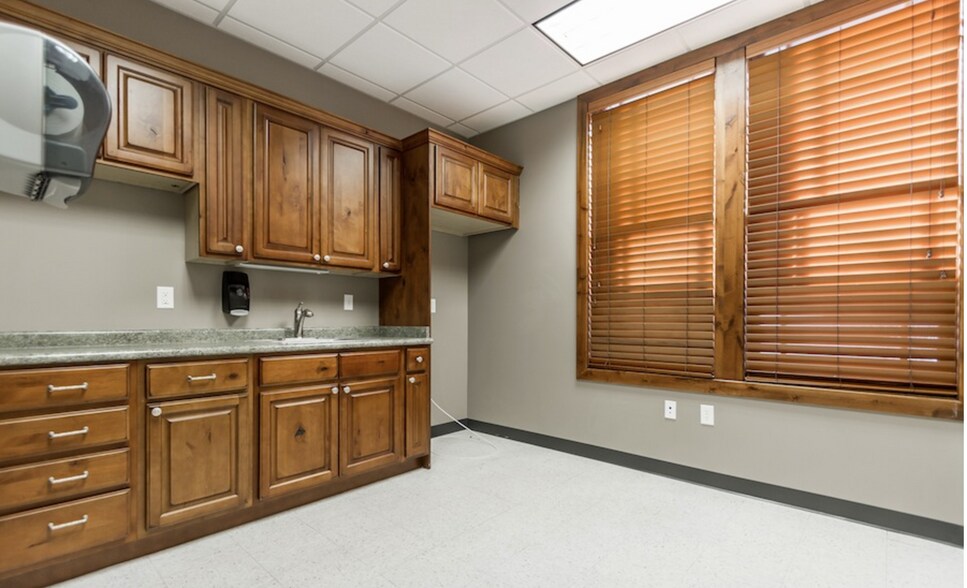 More Photos Of 4465 S 900 E, Millcreek Medical For Lease
