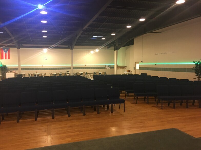 More Photos Of 1307 E Palatine Rd, Arlington Heights Religious Facility For Sale