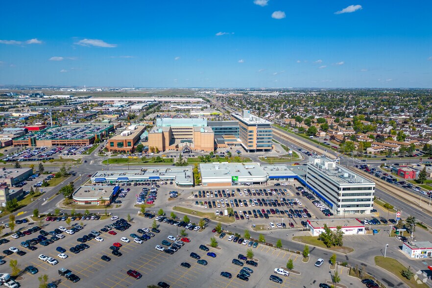 More Photos Of 2675 36th St NE, Calgary Medical For Lease