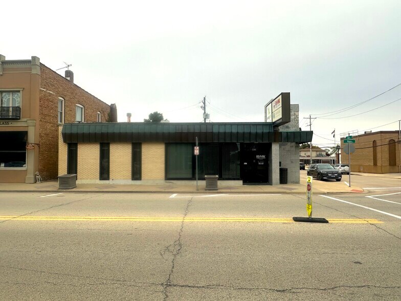 More Photos Of 150 S Main St, Morton Office For Lease