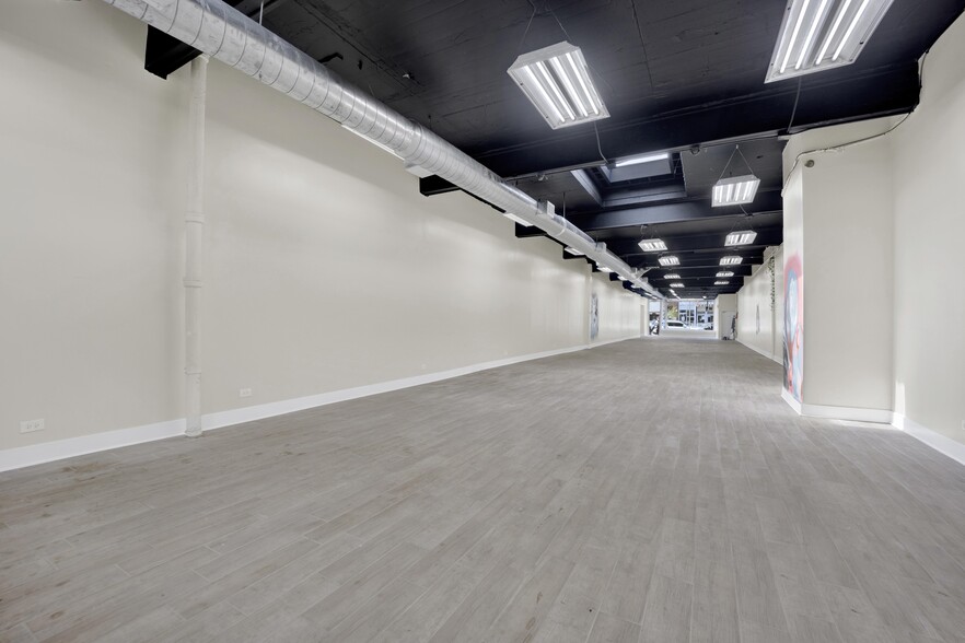 More Photos Of 7055 N Clark St, Chicago Storefront Retail Residential For Lease