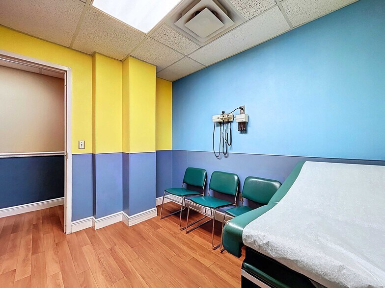 More Photos Of 11373 Cortez Blvd, Brooksville Medical For Sale