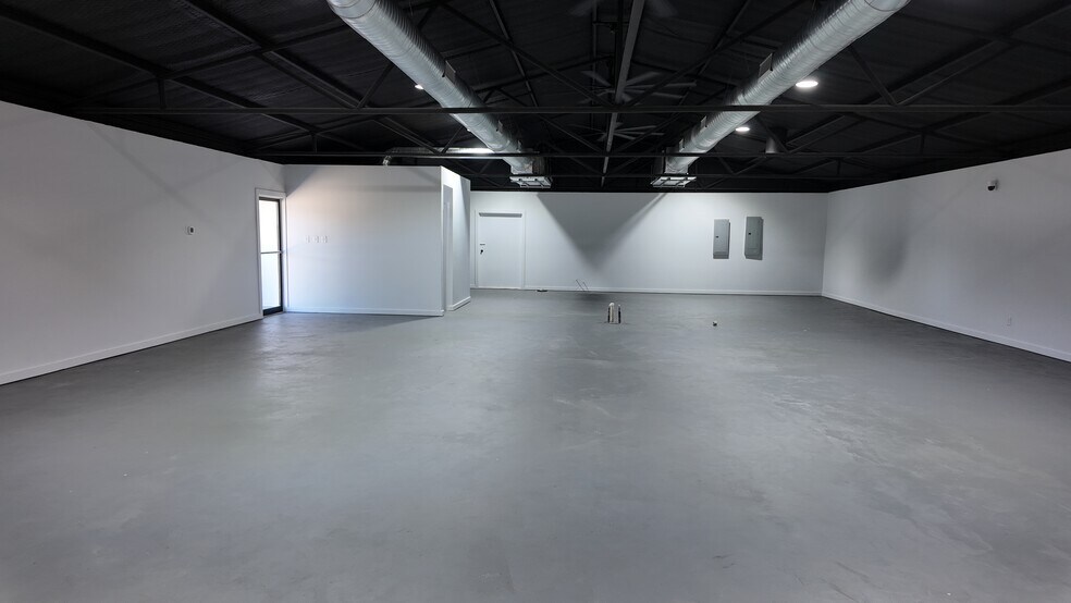 More Photos Of 720 2nd st, Clarendon Freestanding For Sale
