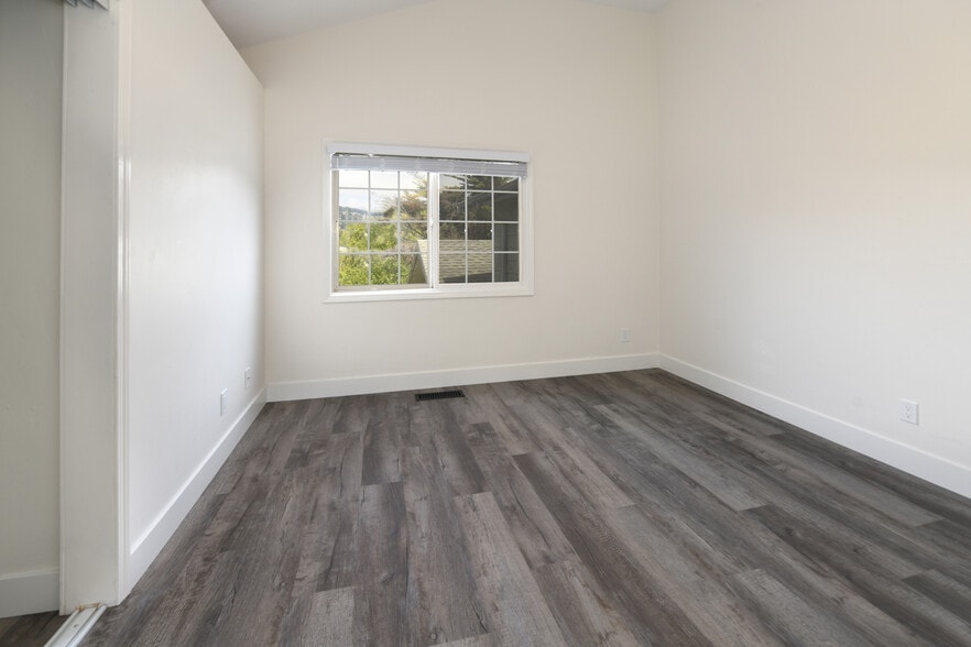 More Photos Of 534 Adams St, Albany Apartments For Sale