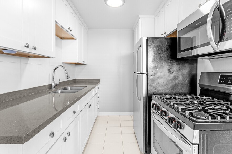 More Photos Of 1106 Pacific Ave, Long Beach Apartments For Sale