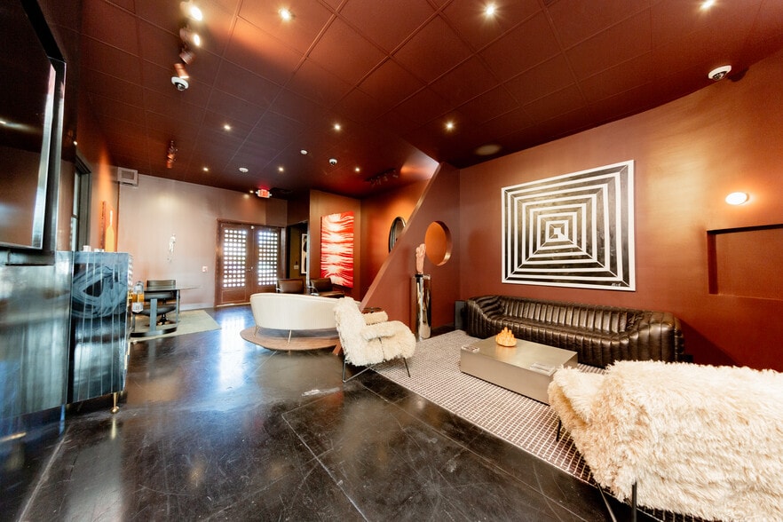 More Photos Of 1740 Westheimer Rd, Houston Storefront Retail Office For Lease