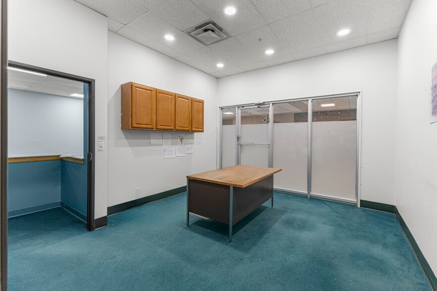 More Photos Of 35425 W Michigan Ave, Wayne General Retail For Lease
