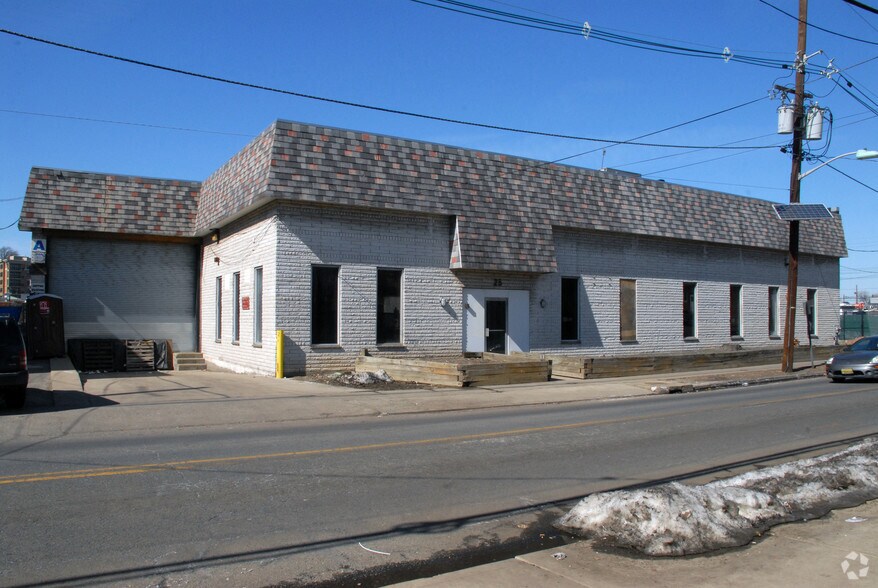More Photos Of 25 Green St, Hackensack Warehouse For Lease