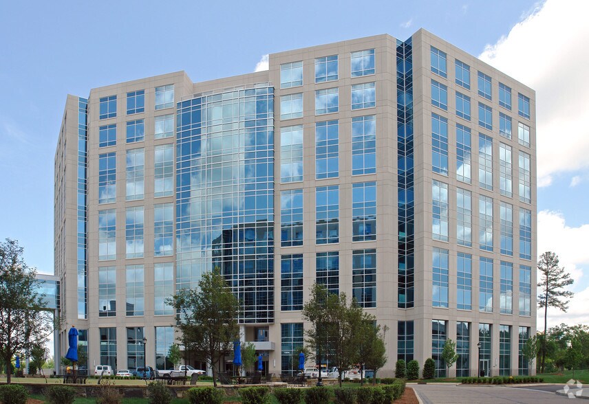 More Photos Of 13034 Ballantyne Corporate Pl, Charlotte Office For Lease