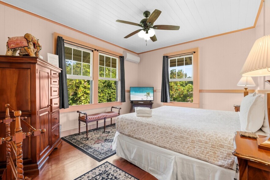 More Photos Of 1896 Kalanianaole St, Hilo Hospitality For Sale