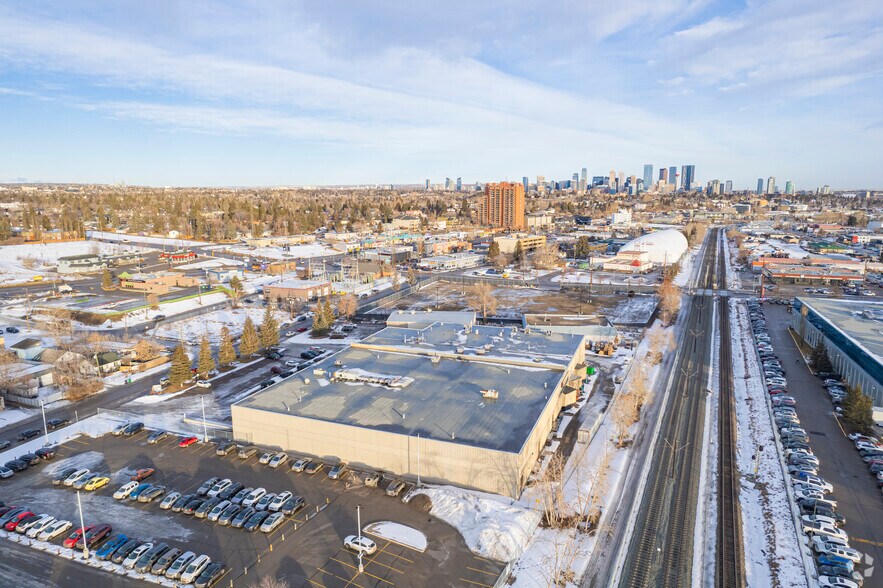 More Photos Of 5310 1st St SW, Calgary Warehouse For Lease
