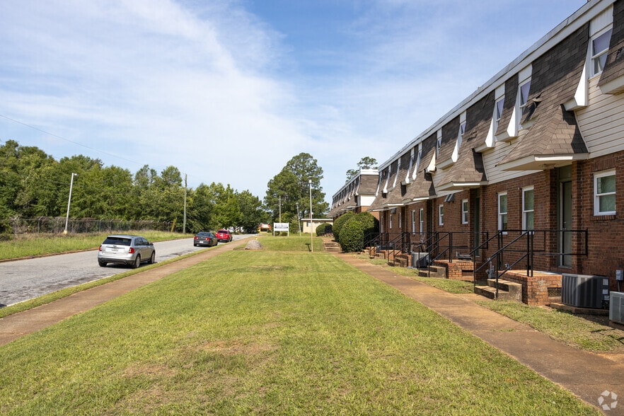 More Photos Of 1013 Cedar Ave, Albany Apartments For Sale