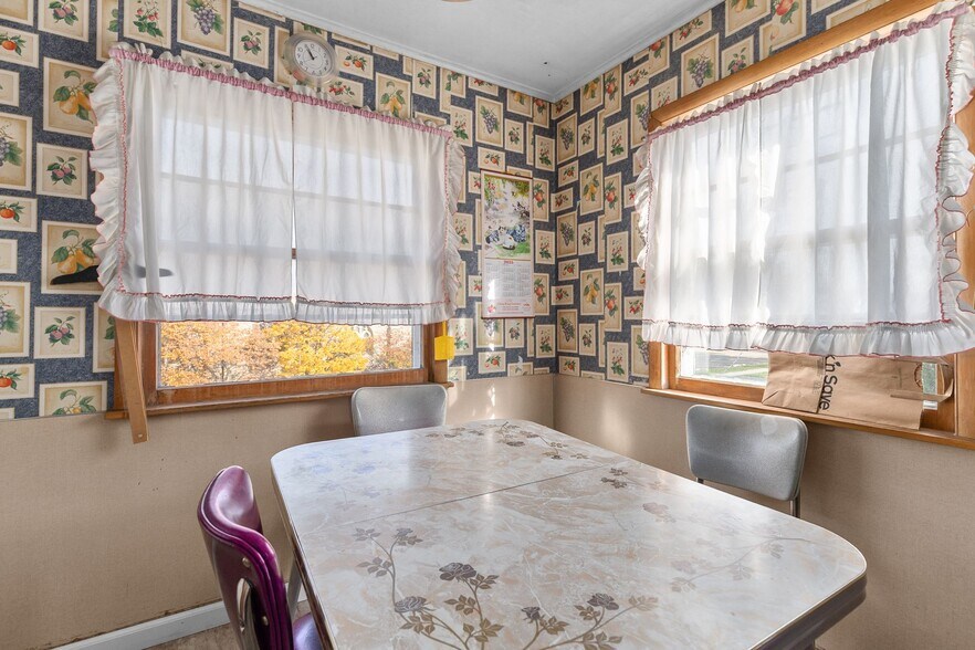 More Photos Of 754 N Main St, Oshkosh General Retail For Sale