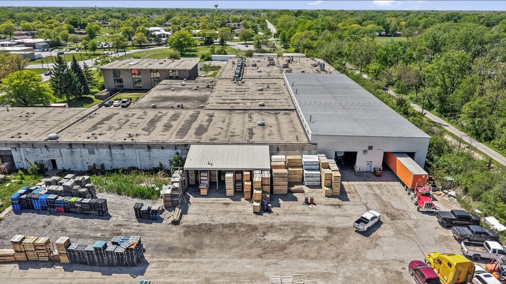 More Photos Of 80-90 North St, Park Forest Manufacturing For Sale