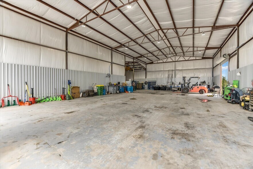 More Photos Of 204 FM 696, Elgin Light Manufacturing For Sale