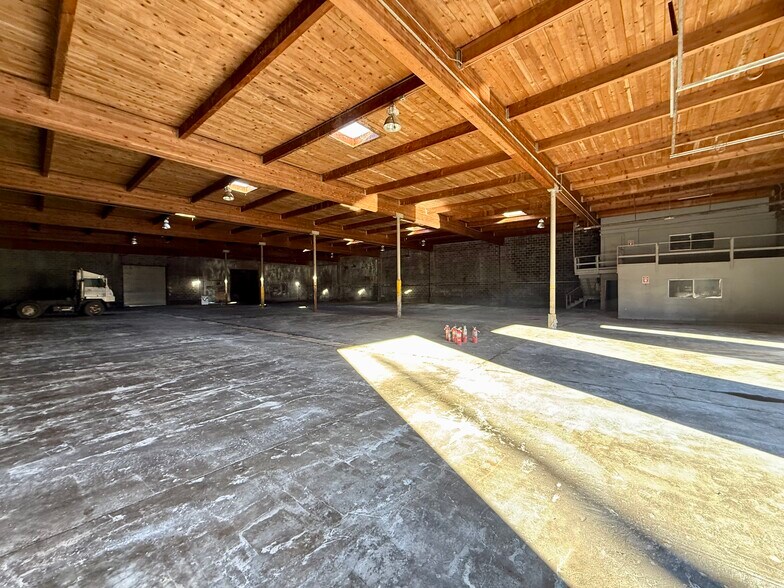 More Photos Of 9100 N Wilbur Ave, Portland Warehouse For Sale