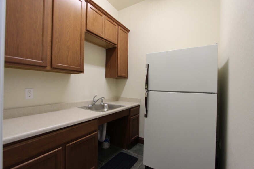 More Photos Of 1311 Chisholm Trl, Round Rock Office For Lease