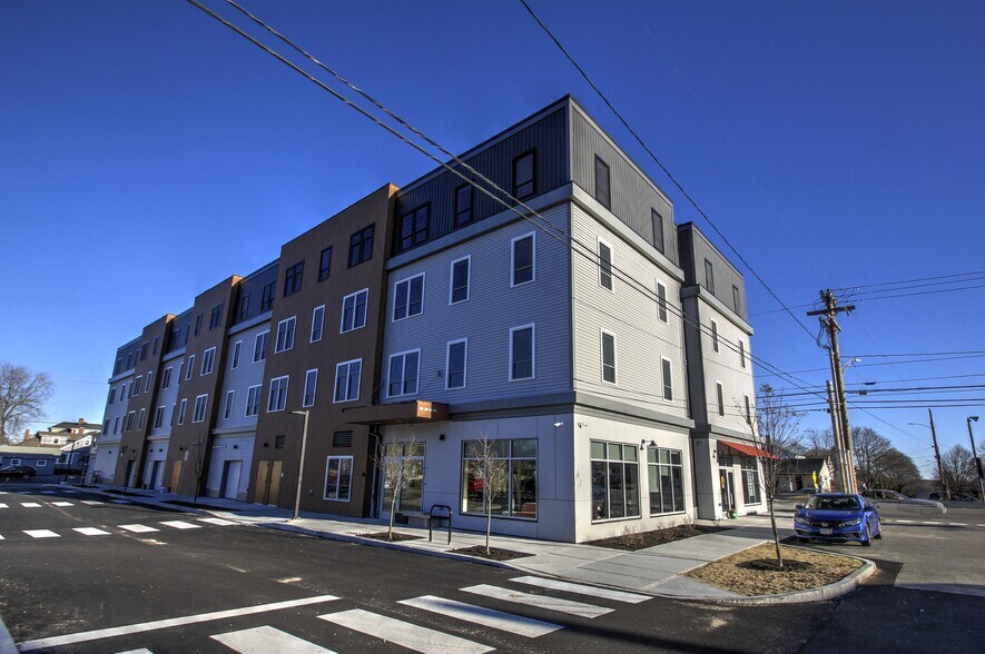 More Photos Of 611 Main St, South Portland Apartments For Lease
