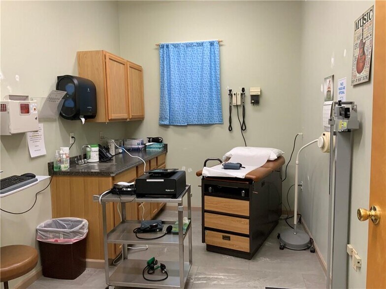 More Photos Of 28 Church St, Alfred Medical For Sale