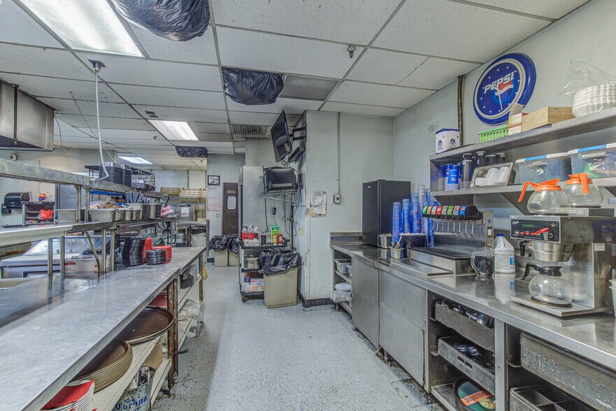 More Photos Of 500 W F St, Casper Restaurant For Sale