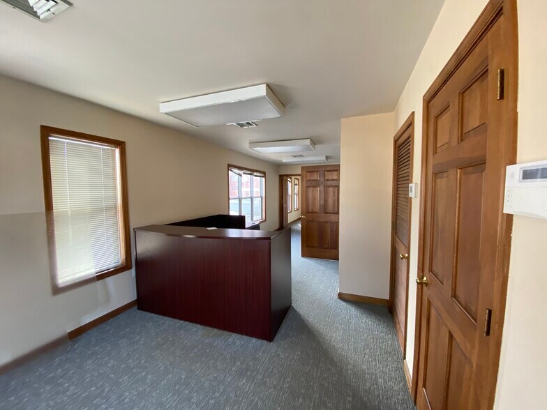 More Photos Of 9100 Church St, Manassas Office For Sale
