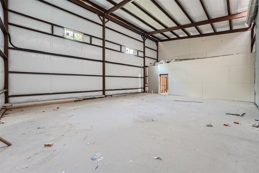 More Photos Of 16400 Parkview Dr, Austin Light Manufacturing For Lease