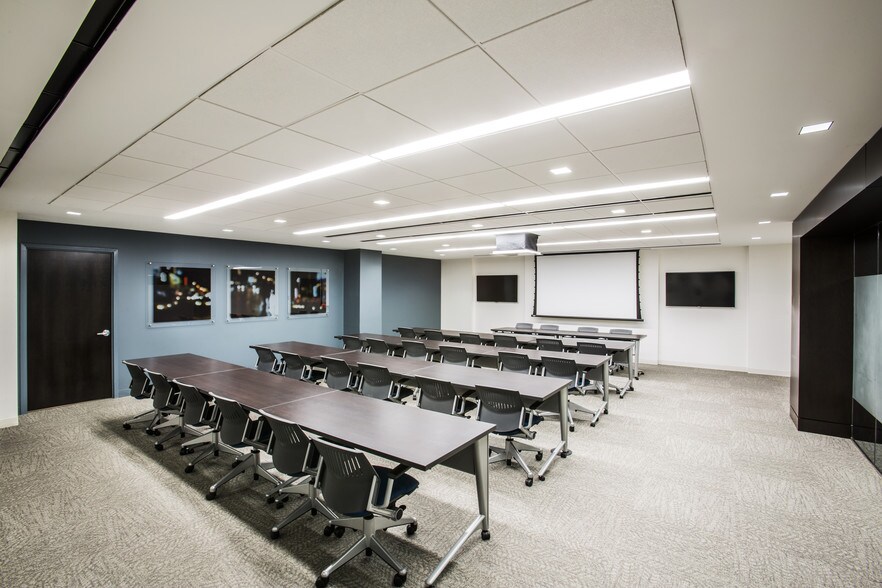 More Photos Of 2000 M St NW, Washington Office For Lease