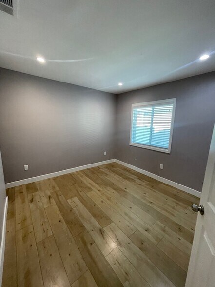 More Photos Of 10802 Crockett St, Sun Valley Apartments For Sale