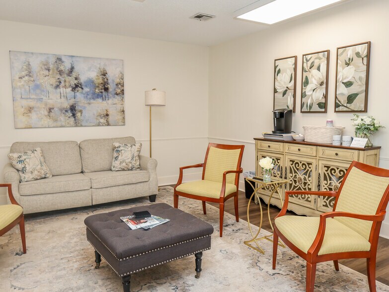 More Photos Of 2885-2889 South Lamar Blvd., Oxford Healthcare For Sale