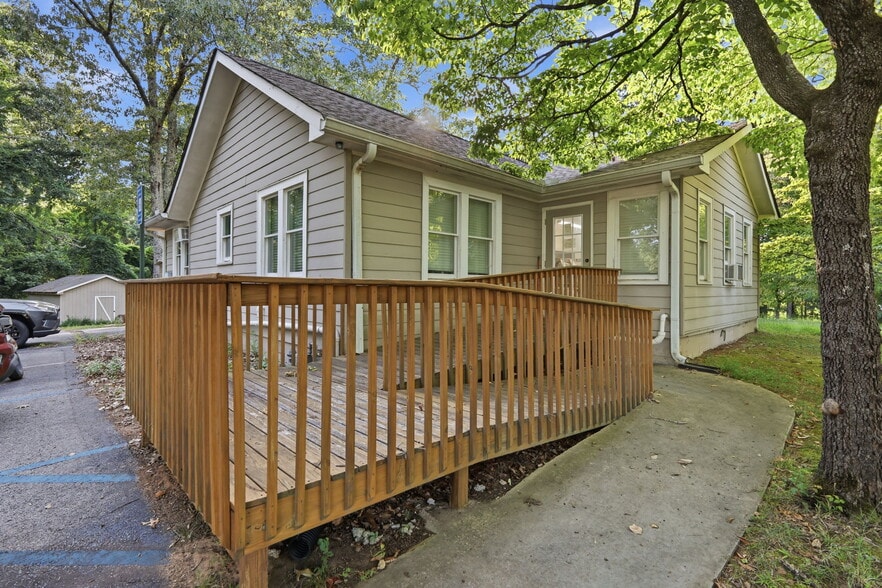 More Photos Of 3365 Thompson Bridge Rd, Gainesville Freestanding For Sale