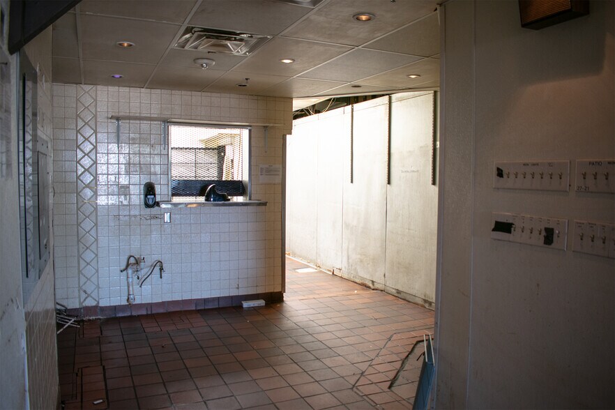 More Photos Of 1801 N Plano Rd, Richardson Specialty For Lease