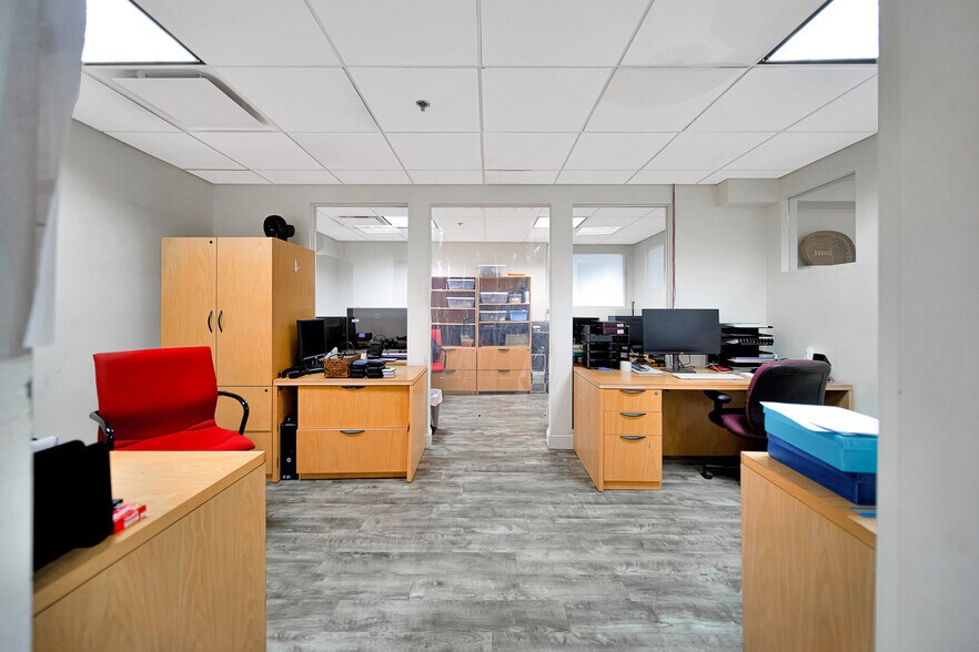 More Photos Of 80 Main St, New Canaan Storefront For Lease