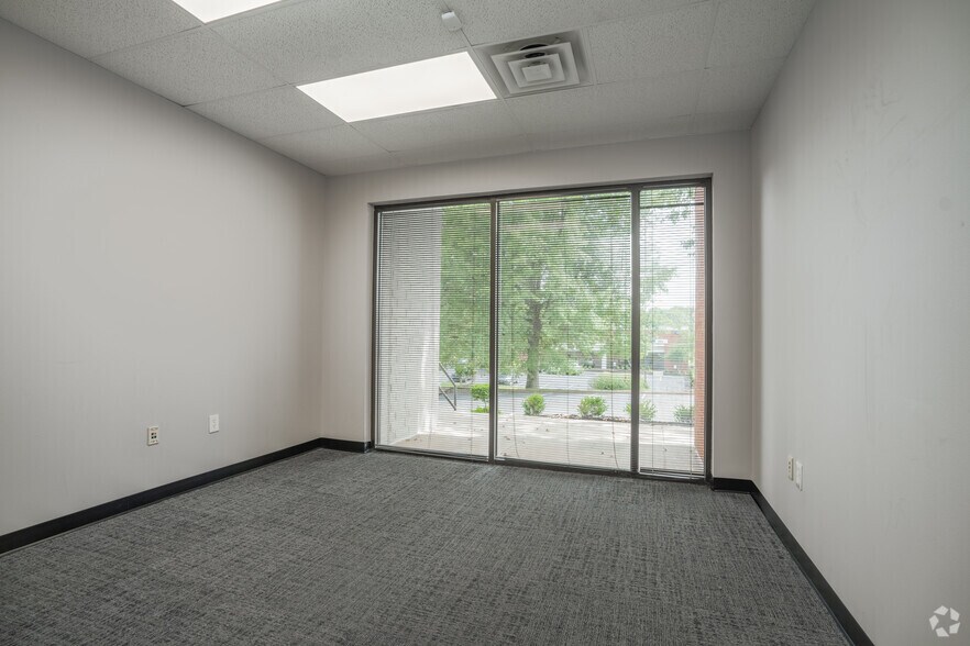 More Photos Of 1395 S Marietta Pky SE, Marietta Unknown For Lease