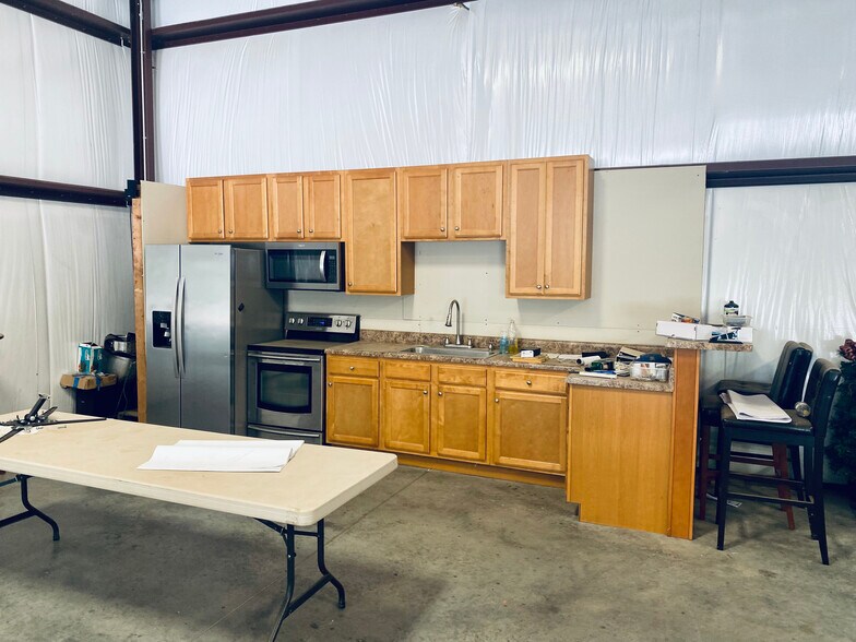 1611 Kelly, Sanford, NC 27330 Industrial For Sale