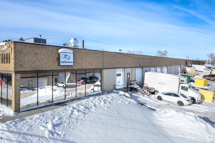 More Photos Of 3360 14th Ave NE, Calgary Warehouse For Lease