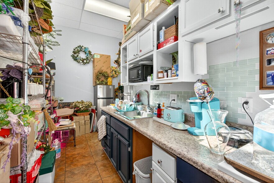 More Photos Of 1647 NE Market Dr, Fairview Apartments For Sale